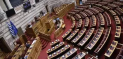 Κατατέθηκε στη Βουλή το νομοσχέδιο που περιλαμβάνει την υποχρεωτική δενδροφύτευση σε φωτοβολταϊκά - Όλες οι ενεργειακές διατάξεις