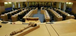 Ενδεχόμενες μικρές μειώσεις στην τιμή του ρεύματος από 1/1/2019, σύμφωνα με τον Πρόεδρο της ΡΑΕΚ 