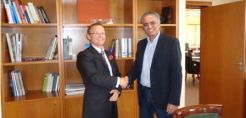 Ενέργεια και κλιματική αλλαγή στη συνάντηση ΥΠΕΝ με το Βρετανό Πρέσβη John Kittmer