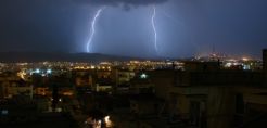 Χωρίς ρεύμα η Θεσσαλονίκη λόγω βροχής
