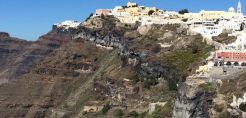 Ηλεκτρική ενέργεια από τα αστικά απορριμμάτα της Σαντορίνης θα παράγει η ΔΕΗ Ανανεώσιμες 