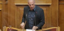Βαρουφάκης: «Φαιοκατάμαυρο με πράσινο περιτύλιγμα», το νομοσχέδιο για την απολιγνιτοποίηση