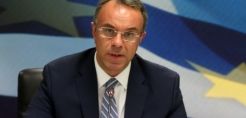 Σταϊκούρας: Εξετάζεται η περαιτέρω μείωση του ΕΝΦΙΑ κατά 8% - Ανοιχτό το ενδεχόμενο για νέες μειώσεις φόρων και εισφορών