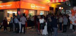 Λαμπερό πάρτι εγκαινίων από τη WATT+VOLT στο Περιστέρι