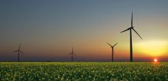 Έτοιμο προς διαβούλευση το σχέδιο νόμου για την απλοποίηση της αδειοδότησης σταθμών ΑΠΕ – Σύμβουλο τεχνικής υποστήριξης αναζητεί το ΥΠΕΝ