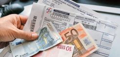 Στις ρυθμίσεις του εξωδικαστικού συμβιβασμού σχεδιάζεται να ενταχθούν τα χρέη μικρομεσαίων επιχειρήσεων στη ΔΕΗ