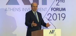Χατζηδάκης: Γιατί δεν προχώρησε ως ενιαίο project η διασύνδεση με Κρήτη και Κύπρο - Μέχρι και 100% πώληση στη ΔΕΠΑ - Τομές σε χωροταξικό, ΑΠΕ και ηλεκτροκίνηση