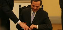 «Χωρίς υπογραφή Σαμαρά, δεν δίνουμε χρήματα»