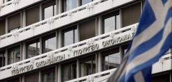 Σε χαμηλότερο κρατικό έλεγχο των ΔΕΚΟ στοχεύουν οι δανειστές