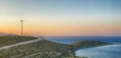 «Ακτίνα Κρήτης»: «Διακτινίζεται» με υβριδικά σε…όλο το Αιγαίο - Τα 53 έργα με φωτοβολταϊκά και συσσωρευτές ισχύος 82MW