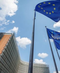 «Οδηγός» για το νέο κύμα ενεργειακών επενδύσεων μέσω του MMF οι συστάσεις της Κομισιόν για την Ελλάδα – Στο επίκεντρο δράσεις για «affordability» και «flexibility»