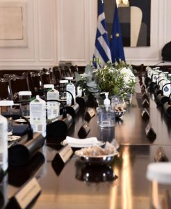 Στο Υπουργικό Συμβούλιο το νομοσχέδιο για την ενσωμάτωση της Οδηγίας 2024/1711 – Ρυθμίσεις για υποχρεωτικό hedging από τους προμηθευτές, σταθερά τιμολόγια και ευέλικτους όρους σύνδεσης