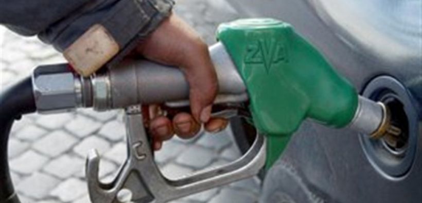 Στα 1,80 ευρώ η βενζίνη μαζί με τα τέλη κυκλοφορίας