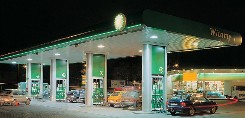 Φωτοβολταϊκά στα πρατήρια της ΕΚΟ και της BP