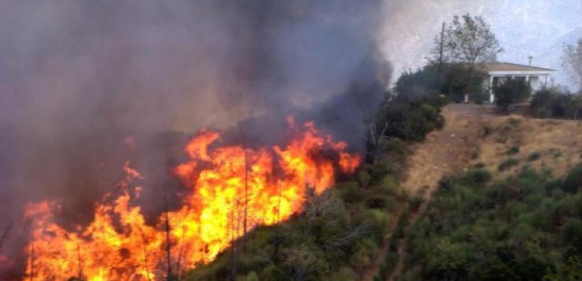 Μεγάλη πυρκαγιά στο Μαραθώνα