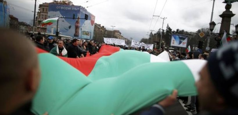 Ανέβηκε στην καμινάδα θερμοηλεκτρικού σταθμού ζητώντας την παραίτηση της κυβέρνησης