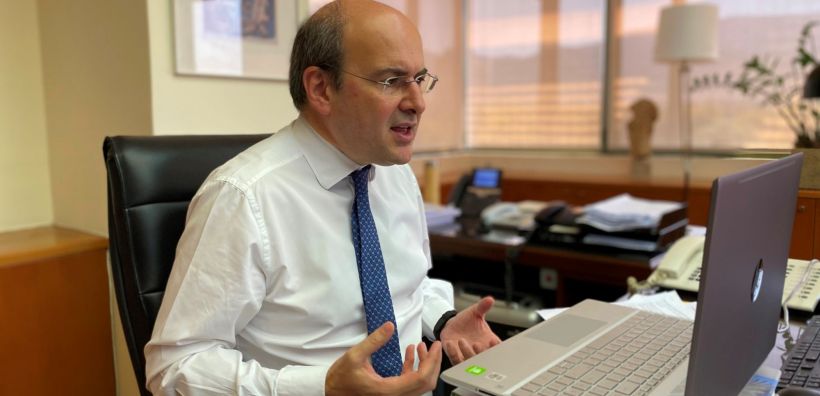 Χατζηδάκης:  Δίκτυο καφέ κάδων και 17 νέες μονάδες επεξεργασίας απορριμμάτων για να βελτιώσουμε αισθητά την ανακύκλωση