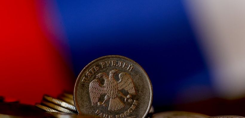 Ρωσία: Κατά 43% μειώθηκαν ετησίως τα έσοδά της από πετρέλαιο και φυσικό αέριο 