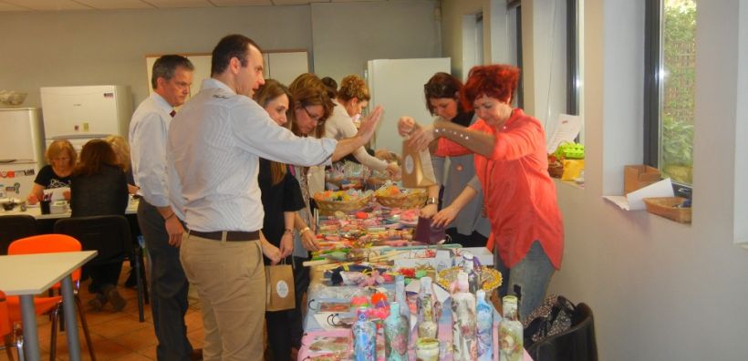 Πασχαλινό bazaar στα γραφεία της ΔΕΠΑ από το ΠΕΚ/ΑμεΑ