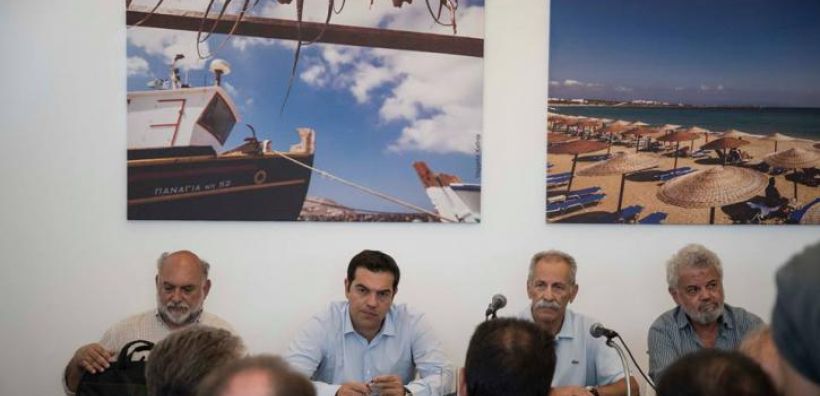 Με φορείς της Πάρου συναντήθηκε ο Αλ. Τσίπρας - Στο τραπέζι και οι ΑΠΕ