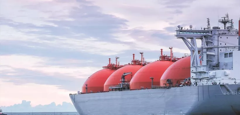 Δεξαμενόπλοια μεταφοράς LNG διέκοψαν τον πλου τους μετά τα αμερικανικά και βρετανικά πλήγματα κατά των Χούθι