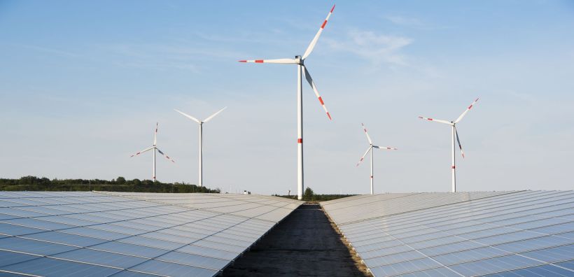 IRENA: 5 βασικά στοιχεία πίσω από ένα έτος-ρεκόρ για τις ΑΠΕ