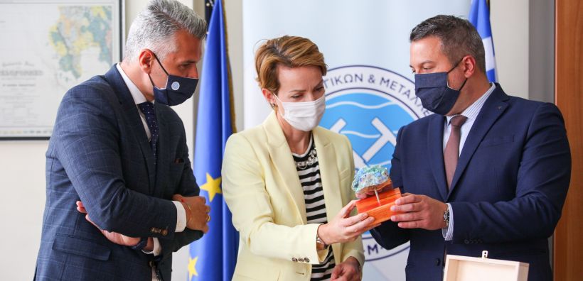Η γεωθερμία και οι πρώτες ύλες στο επίκεντρο της επίσκεψης Σδούκου στην ΕΑΓΜΕ