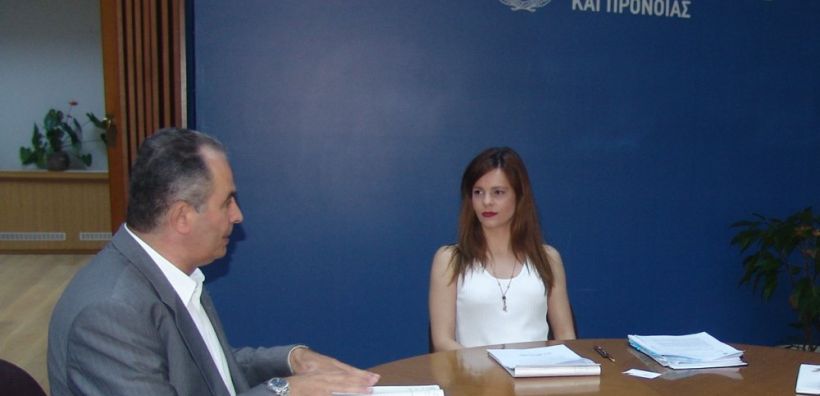 Αχτσιόγλου και Αδαμίδης διαψεύδουν ότι συζητήθηκε το θέμα της μετακίνησης εργαζομένων της ΔΕΗ