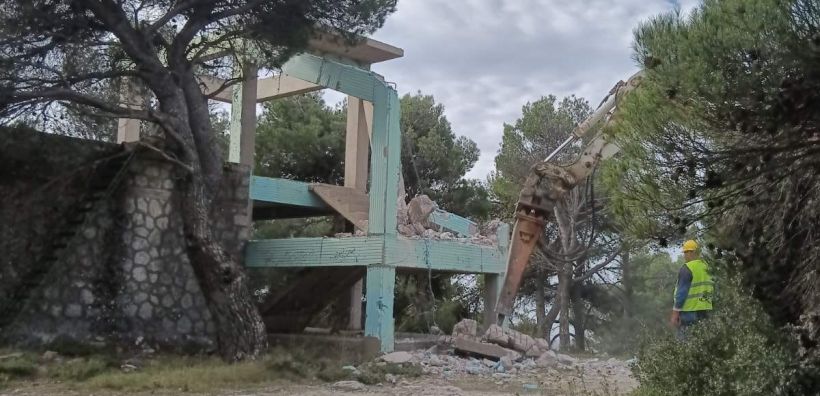 Από την Αττική ξεκίνησε το μεγάλο πρόγραμμα κατεδαφίσεων αυθαιρέτων του ΥΠΕΝ