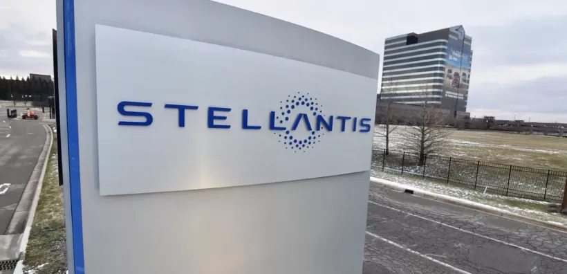 Stellantis: Επιδιώκει να αποχωρήσει από την κοινοπραξία μπαταριών με τη Samsung