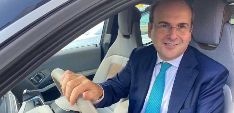Στην Ολλανδία ο Χατζηδάκης την επόμενη εβδομάδα για συναντήσεις σχετικά με την ηλεκτροκίνηση