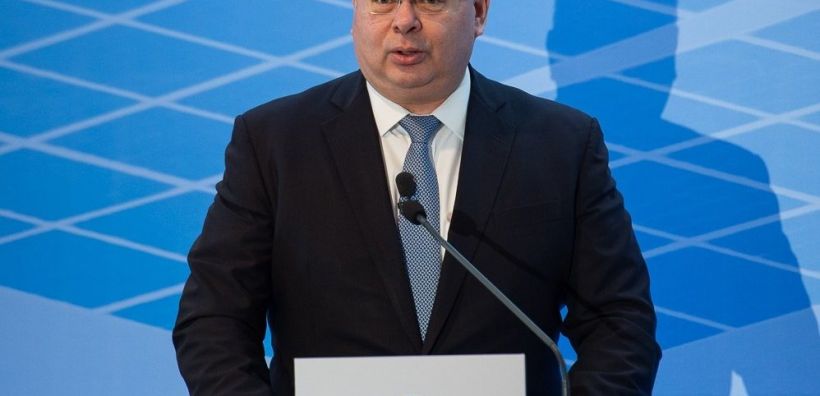 Σιάμισιης στους αναλυτές: Επιτάχυνση των επενδύσεων στις ΑΠΕ – Στο τέλος Σεπτεμβρίου το rebranding των ΕΛΠΕ
