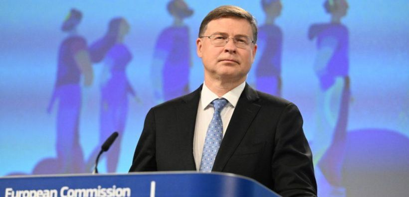Ντομπρόβσκις: Η ΕΕ εξετάζει την αποδέσμευση στρατηγικών αποθεμάτων πετρελαίου