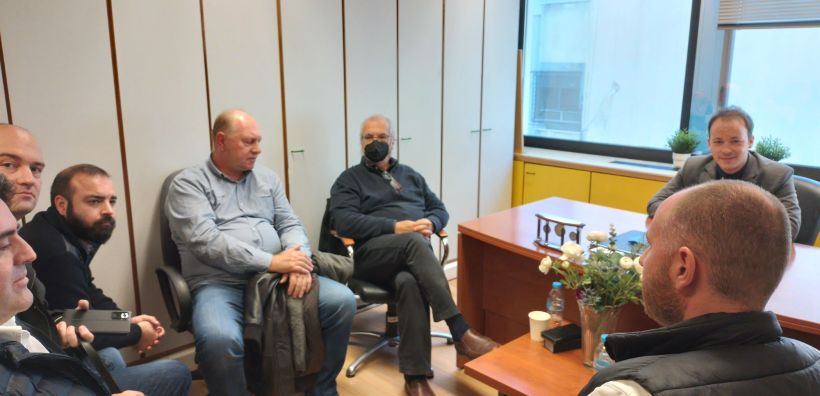 Συνάντηση Μ. Ζαμπάρα με εργαζόμενους στα ΕΛΠΕ με αφορμή των πιθανολογούμενη πώληση μετοχών του δημοσίου