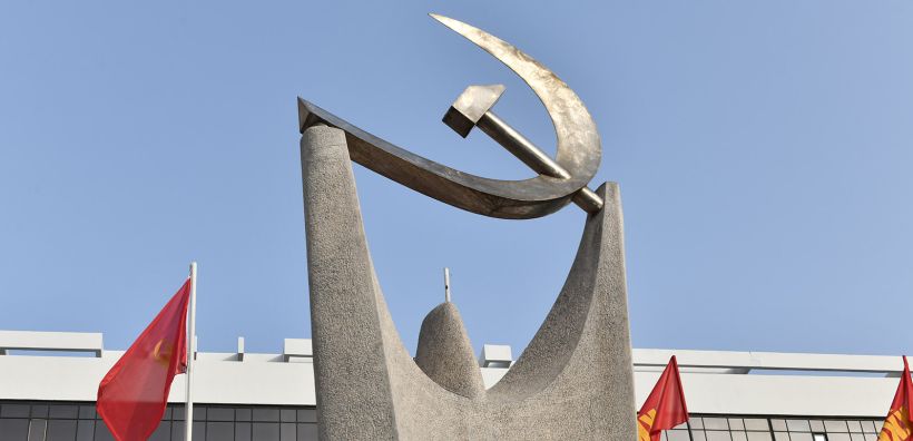 ΚΚΕ: Το μόνο καινούριο που θα φέρουν τα νέα “πολύχρωμα” τιμολόγια ρεύματος, είναι η “δυνατότητα” να επιλέγουμε το χρώμα της αφαίμαξης