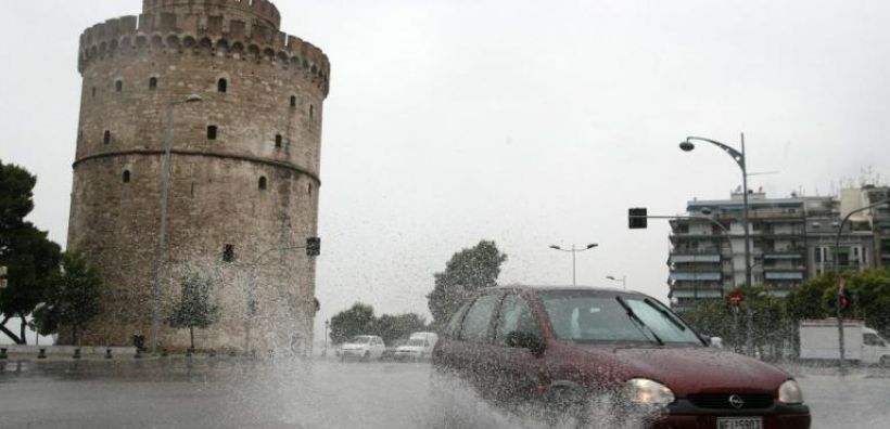 Θεσσαλονίκη: Ισχυρή καταιγίδα έθεσε εκτός λειτουργίας 11 γραμμές μέσης τάσης
