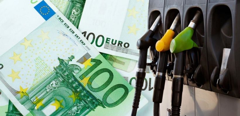 Eurostat: Αύξηση 23,8% σε έναν χρόνο στις τιμές καυσίμων για ιδιωτικά μέσα μεταφοράς στην ΕΕ
