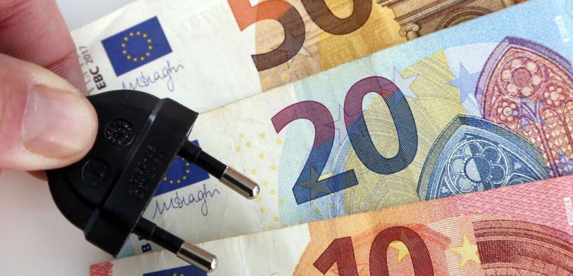 Eνα δεύτερο ΕΝΦΙΑ στην καλύτερη περίπτωση θα πληρώσουμε επιπλέον για ρεύμα το 2022 - Τι προβλέπουν τα δυσοίωνα σενάρια
