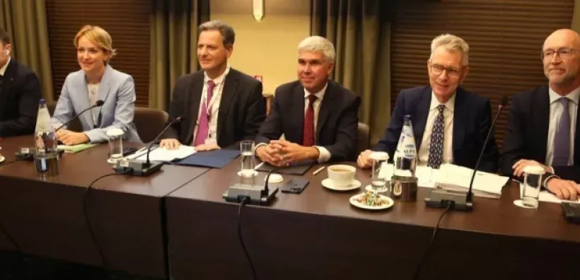 Τζ. Πάιατ: Πρωταγωνιστικός ο ρόλος της Ελλάδας στην ανάπτυξη καθαρής ενέργειας