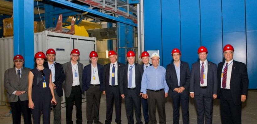 Μόνιμη κοινή επιτροπή συστήνουν ΔΕΗ–ΑΗΚ για να εξετάζει τις δυνατότητες συνεργασίας