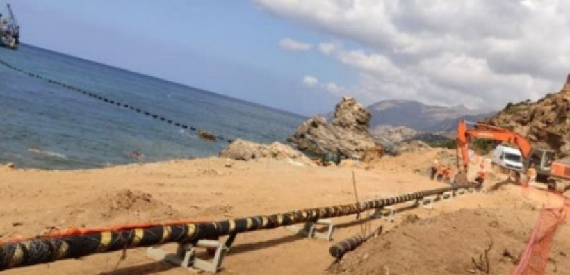 Ξεκίνησε η πόντιση του καλωδίου της "μικρής" διασύνδεσης της Κρήτης – Δείτε φωτογραφίες και βίντεο