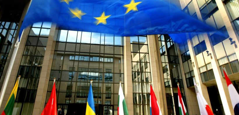 Πράσινη οπισθοχώρηση της Ε.Ε. για να σώσει τη βιομηχανία της
