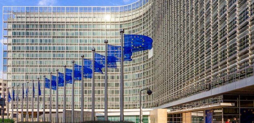 Απάντηση Κομισιόν για δασμούς ΗΠΑ: Έτοιμοι να αντιδράσουμε για την προστασία των ευρωπαϊκών επιχειρήσεων