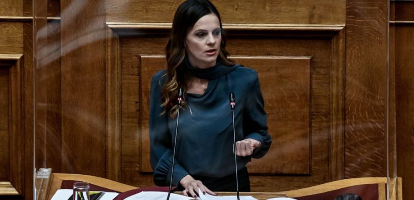 Αχτσιόγλου: Οι ανακοινώσεις Μητσοτάκη μειώνουν κατά 15% την επιδότηση των οικιακών τιμολογίων ρεύματος