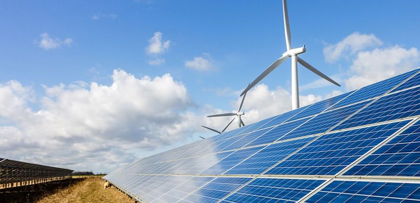 10+1 δράσεις του ΥΠΕΝ το 2024 για περισσότερες ΑΠΕ στην ηλεκτροπαραγωγή – Οι εκκρεμότητες προς ολοκλήρωση και τα καινούργια μέτρα
