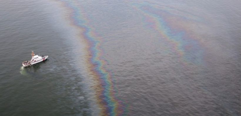 Διαρροή 12.000 λίτρων πετρελαίου στον βόρειο Ατλαντικό
