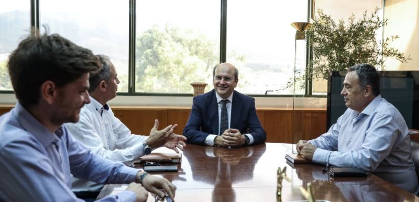 ΓΕΝΟΠ: Δέσμευση Χατζηδάκη πως δεν θα υπάρξει κανένας αιφνιδιασμός - Περιμένουμε τις προγραμματικές δηλώσεις και τη νέα Κομισιόν