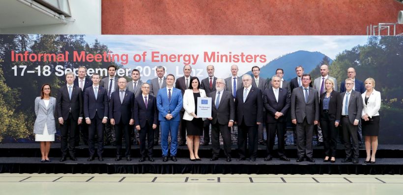 Σταθάκης: Μηχανισμοί επάρκειας ισχύος μέχρι να αποσυρθούν οι λιγνιτικές - Πολιτικές για την ενεργειακή φτώχεια