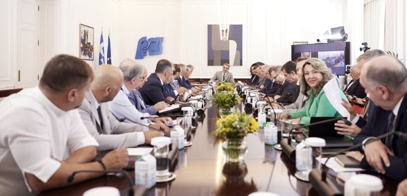 Εργασίες υποδομής και επενδύσεις στη συνάντηση Μητσοτάκη με τους δημάρχους και τον περιφερειάρχη Δυτικής Μακεδονίας
