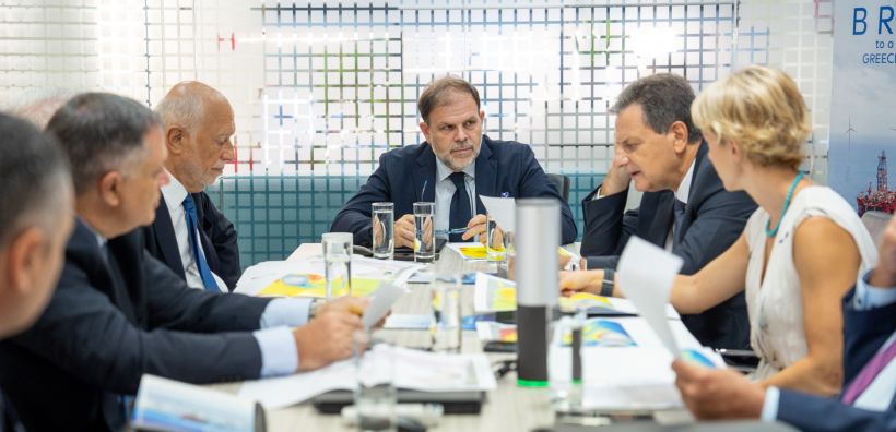 ΕΔΕΥΕΠ: Εκδόθηκαν 2 άδειες έρευνας για πρώτα πιλοτικά έργα υπεράκτιων αιολικών πάρκων 